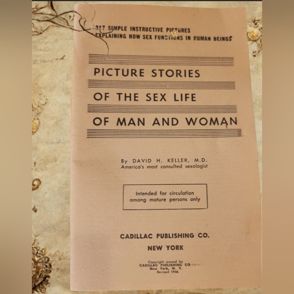 VINTAGE "PICTURE STORIES OF THE SEX LIFE OF MAN AND WOMAN" 1946 SOFTCOVER BOOK - Picture 4 of 8